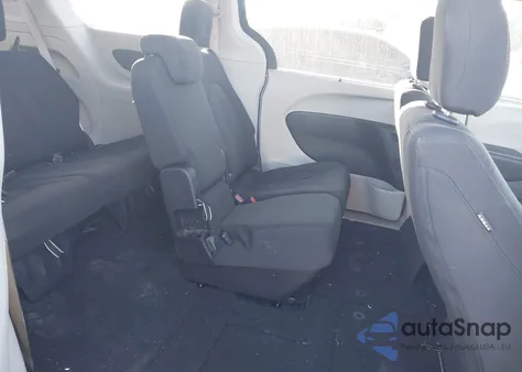 2018 Chrysler Pacifica Touring Plus z USA, uszkodzony, nr VIN 2C4RC1FG2JR227982